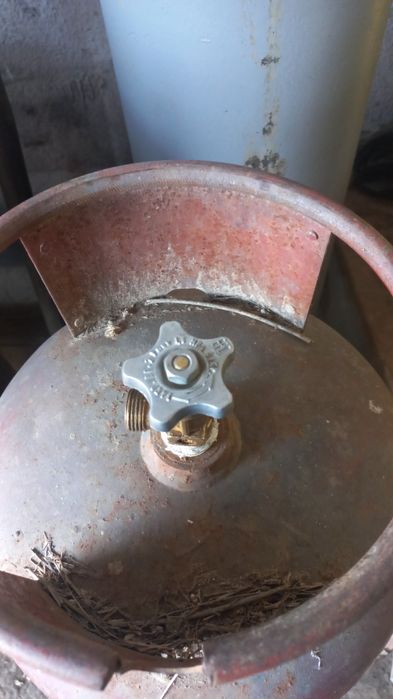Продам газ балон
