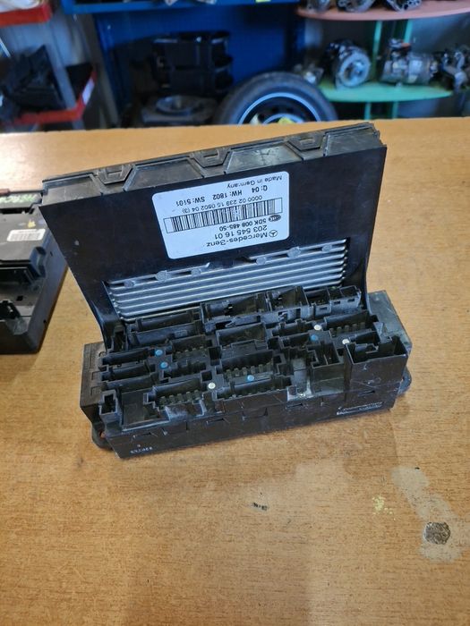 Modul baterie Mercedes W212 W 204 Panou Siguranțe  Mercedes W203  1.8i