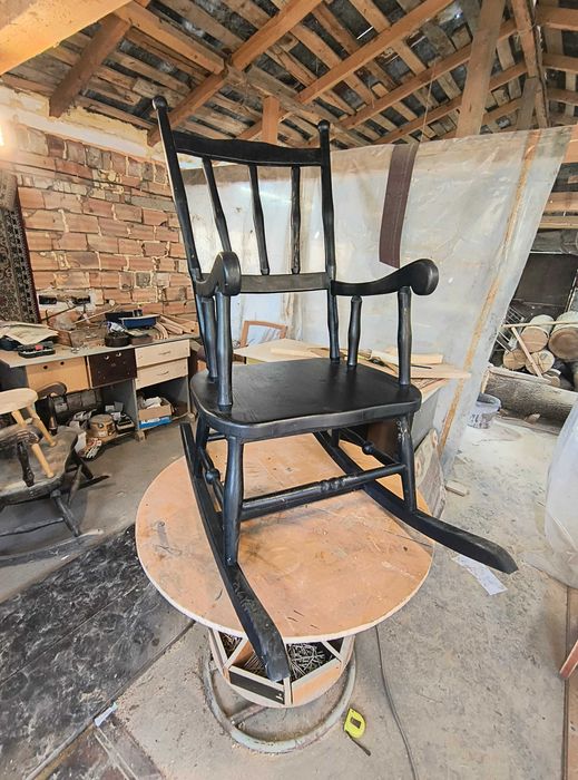 Люлеещ се  стол от масивна дървесина