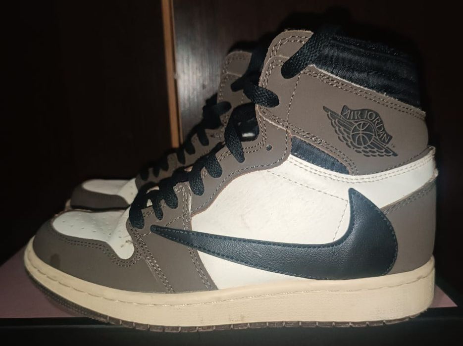 Продам кроссовки повседневные. 37 размер.