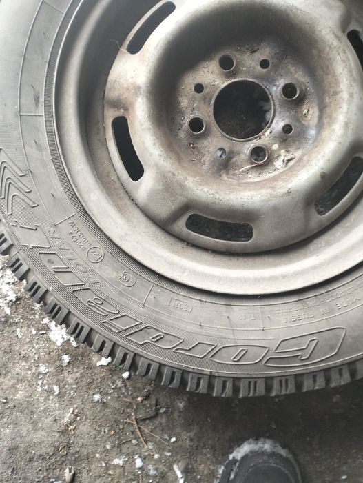 Продам шины R-13 в хорошем состоянии