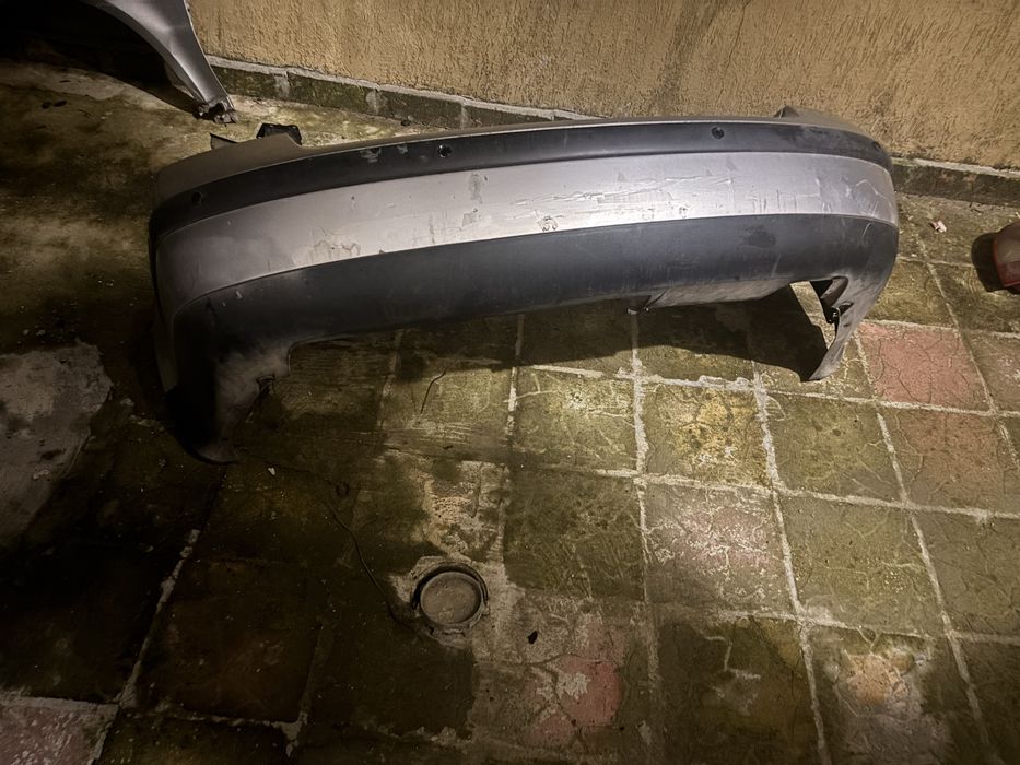 Продавам задна броня за pasat b5.5