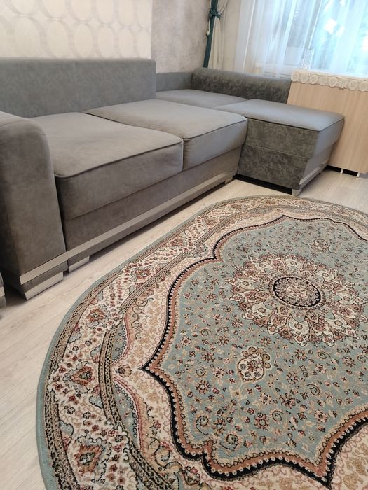 Угловой диван и кресло