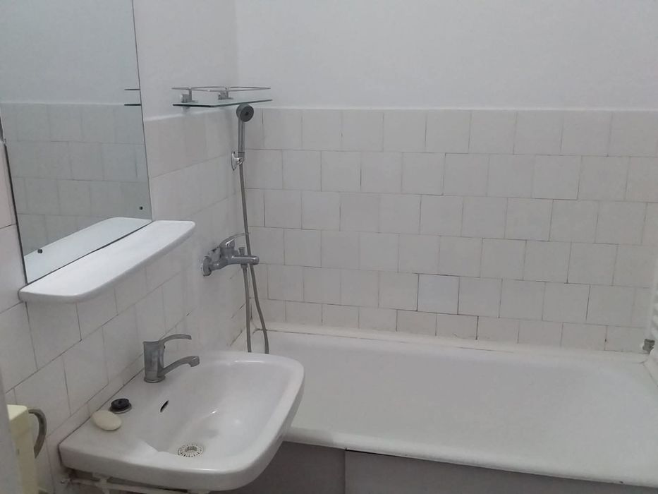Persoană fizică,  închiriez apartament .cu 1 cameră
