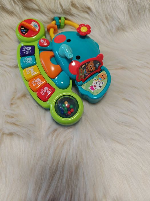 Jucarie interactiva Elefantelul cu pian Hola