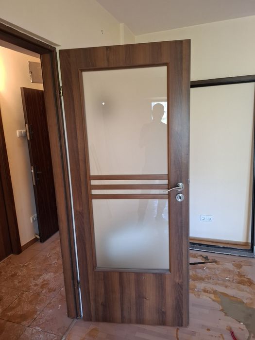 Usi apartament moderne