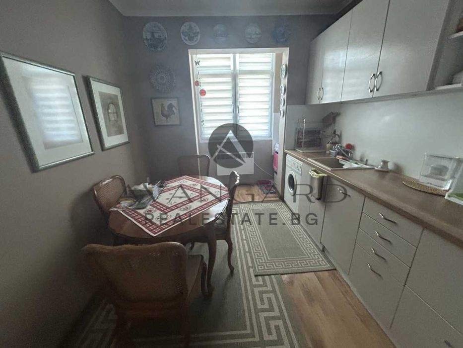 Продава се Тристаен апартамент в Пловдив, Христо Смирненски - 82 кв.м за 1952 €/кв.м - Снимка #4