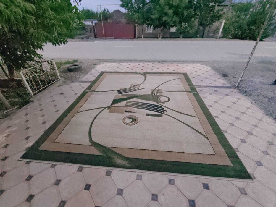 Ковер в отличном состояний