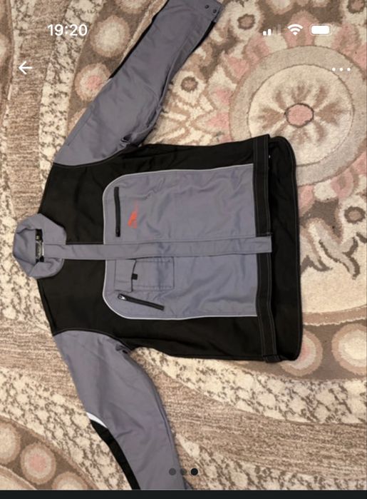 Vand pantaloni gecă etc.