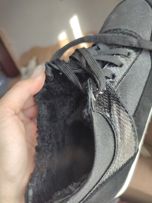 Продам кроссовки