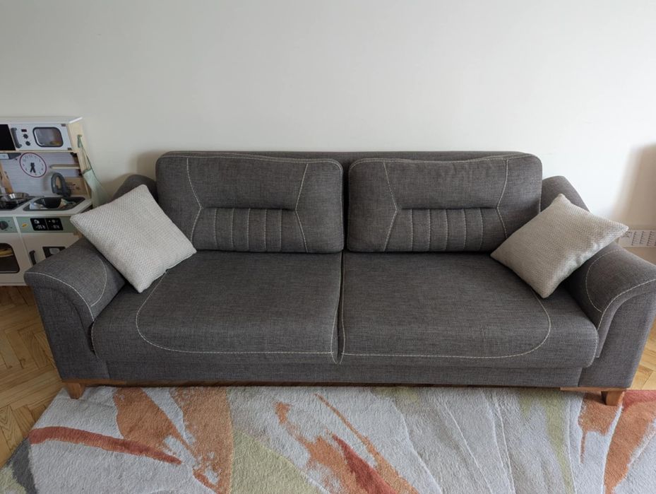 Триместен разтегателен диван