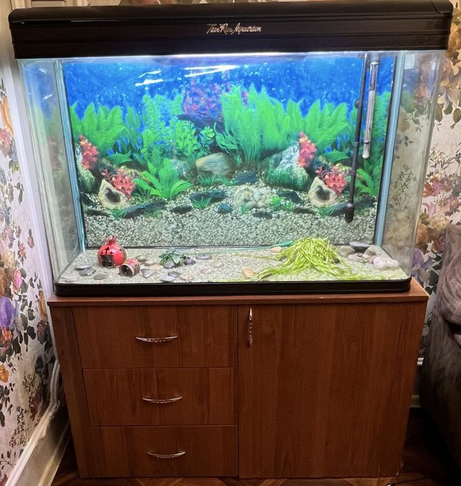 Аквариум 320 литров продаю, размер 120/40
