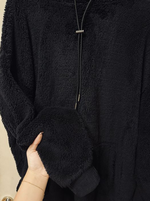 Черно пухкаво худи