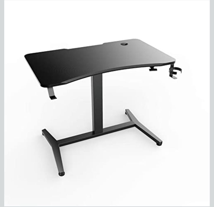 Геймърско бюро с регулируема в-на ,кука за слушалки и поставка за чаша