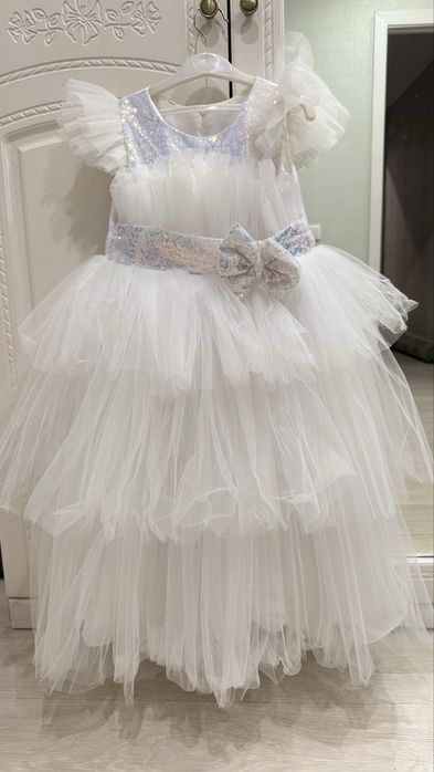 Продам платье нарядное