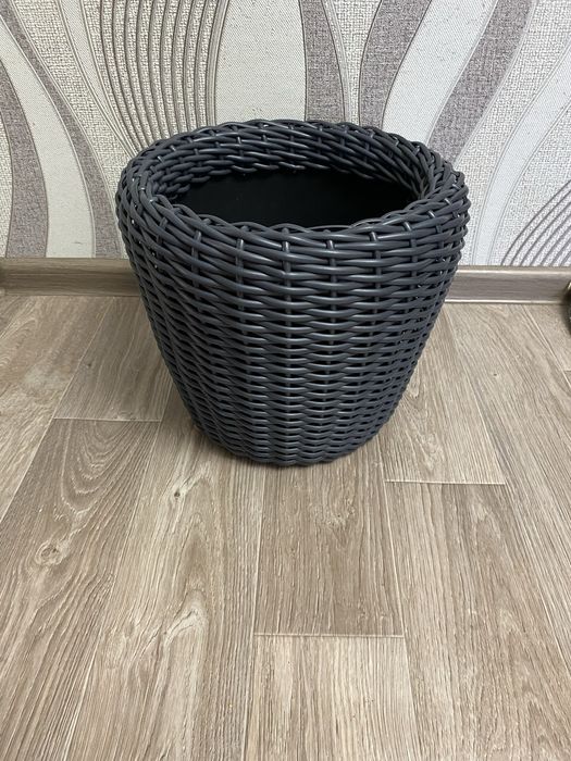 Кашпо из ротанга