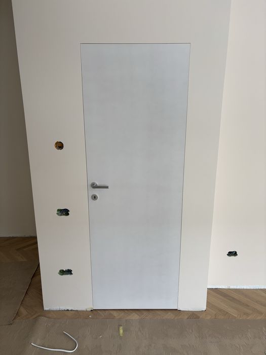 Montaje mobila și usi