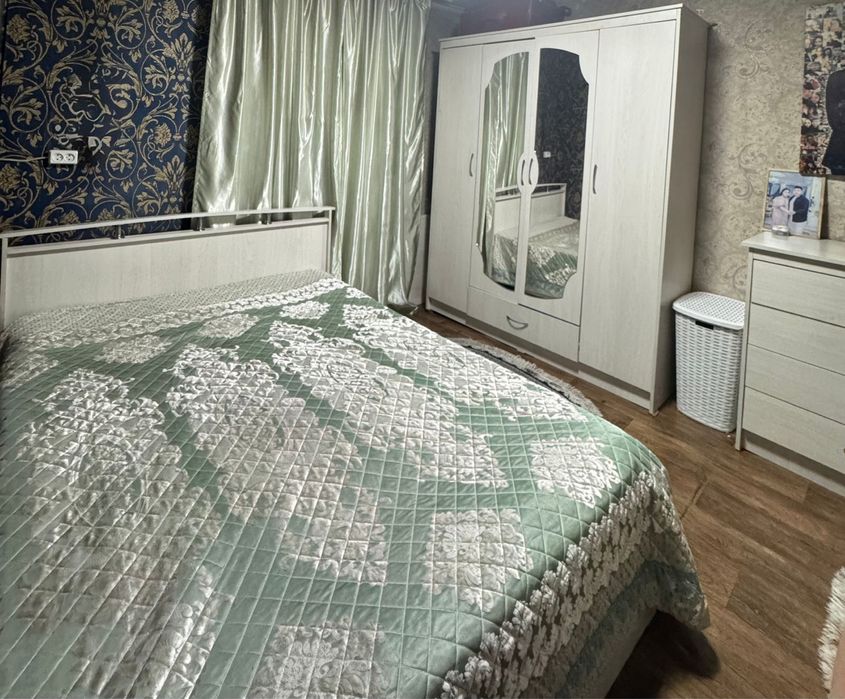 Продам спальный гарнитур в отличном состоянии