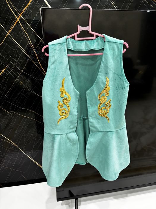 Жакет для девочки на 7-8 лет