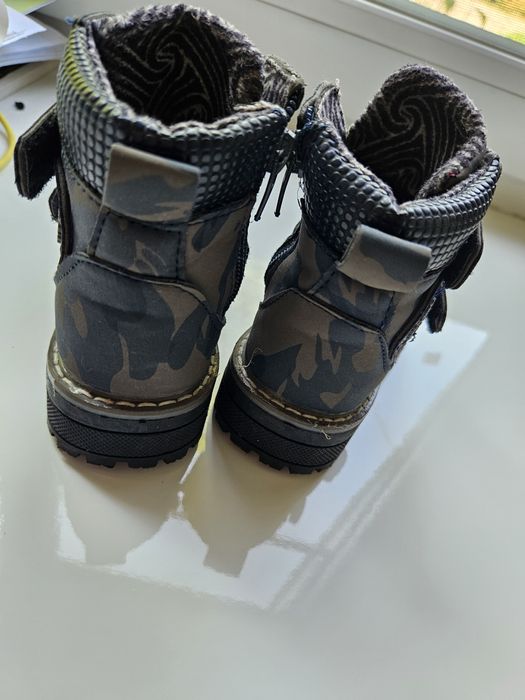 Продам детские ботиночки