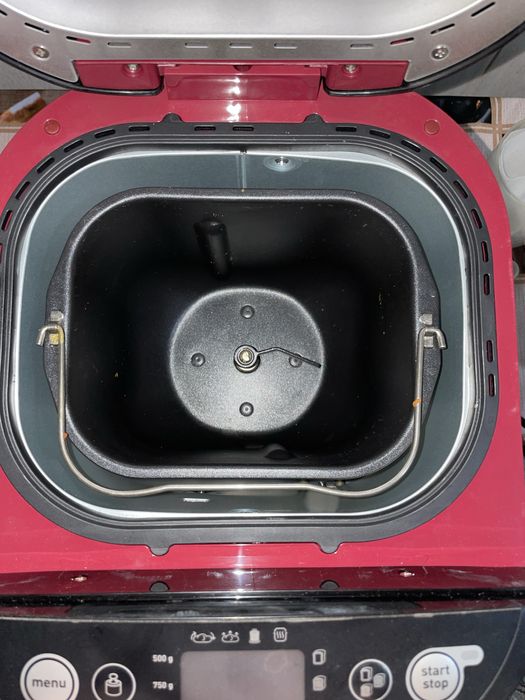 Хлебопечка Moulinex , с гарантией и книгой рецептов