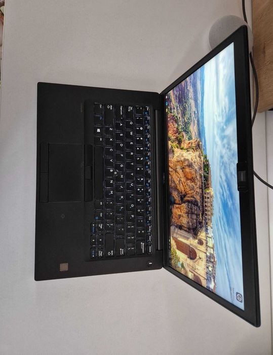 Oferta  DELL Touchscreen ,FHD ips 14inch, core i5, SSD 256gb, RAM 8gb ddr4