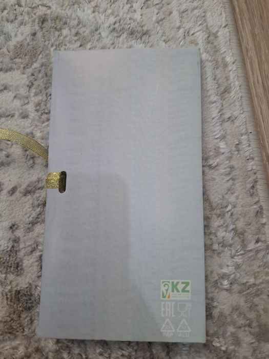 Платки разные шелковые