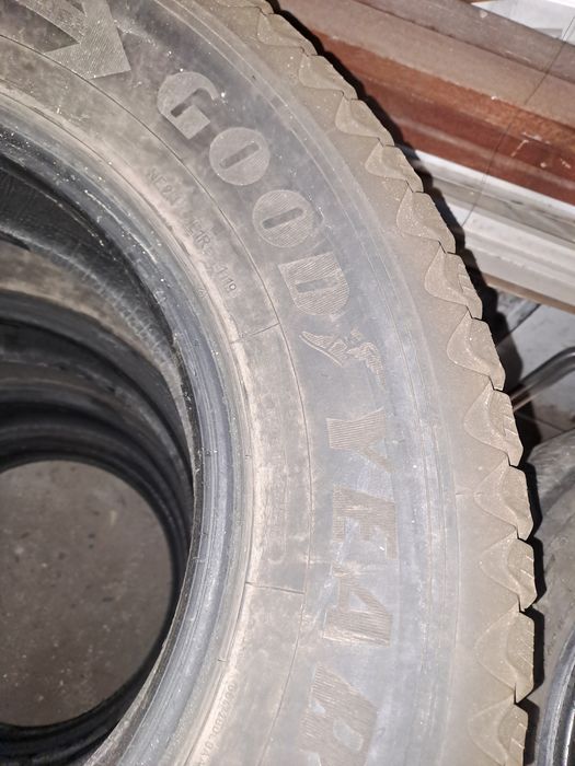 Резина на Прадо.