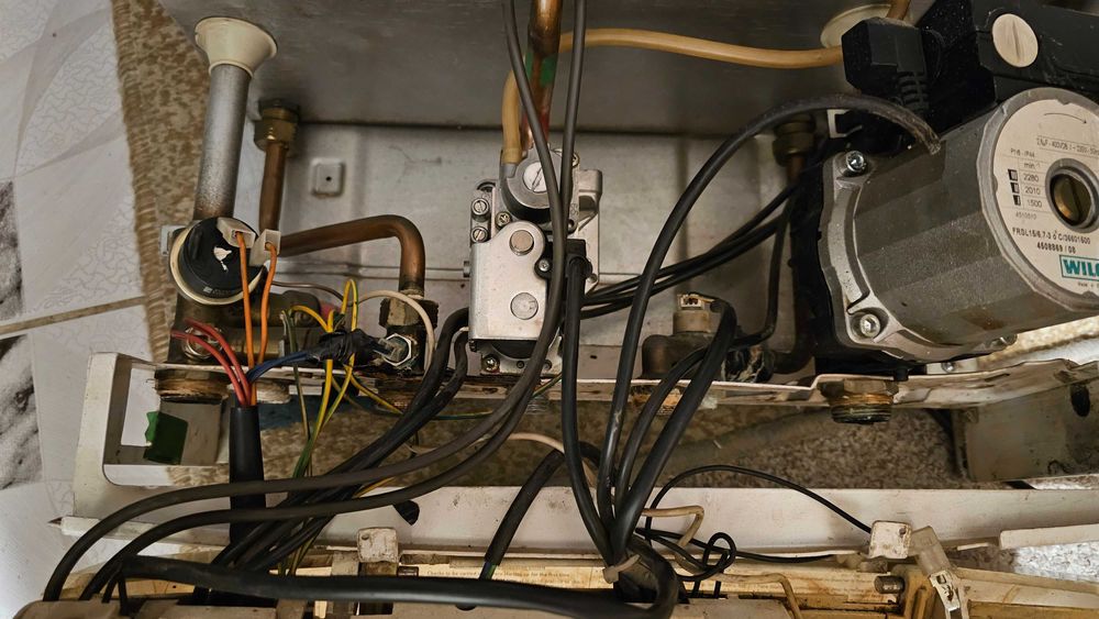 Dezmembrez centrala apartament Ferroli piese schimb