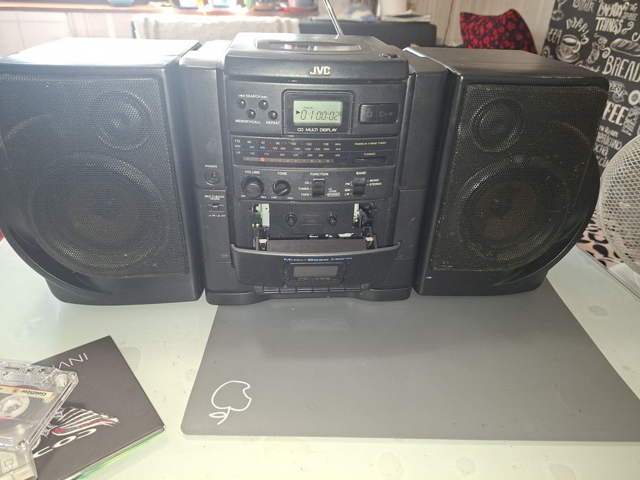 JVC PC-X55, sistem audio boombox cu radio ( Antena Satelor  ), casetofon si CD Player, boxe detașabile, perfect funcțional