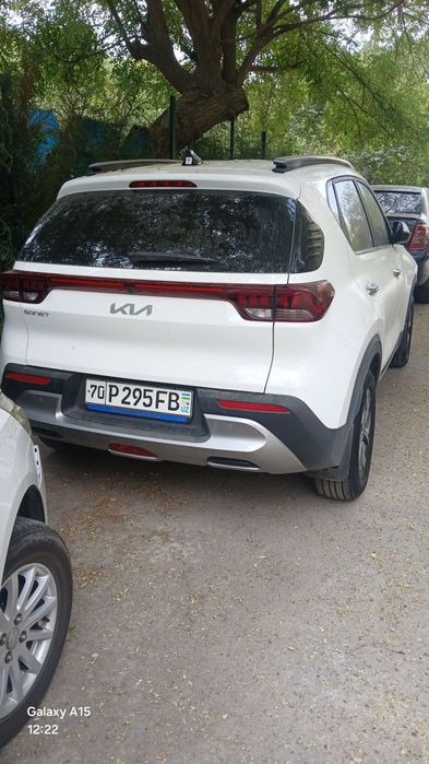 Kia sonet ful varyand sotiladi 3 pazisiya