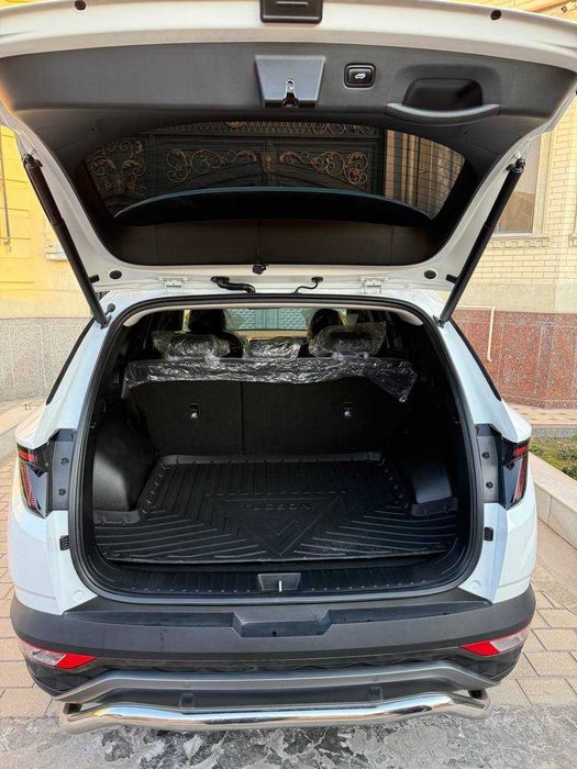 Hyundai Tucson FULL POZITSIYA сотилади
