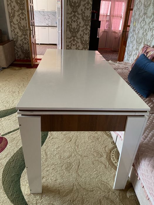 Стол прочный б/у
