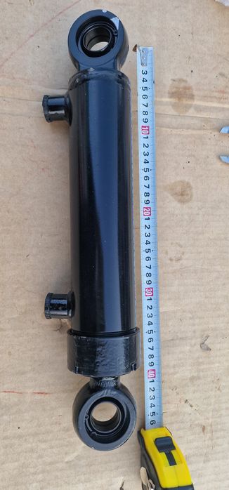 Cilindru hidraulic plug reversibil 420 mm cu bila în ambele diametru b