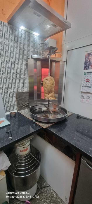 Дюнер машина на ГАЗ с две пити и горен ел.мотор за въртене на шиша