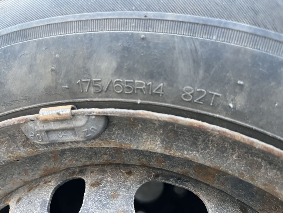 Всесезони гуми Hankook с джанти 14