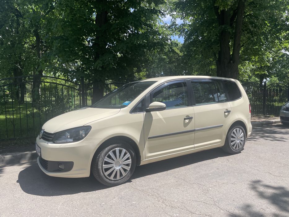 VOLKSWAGEN Touran