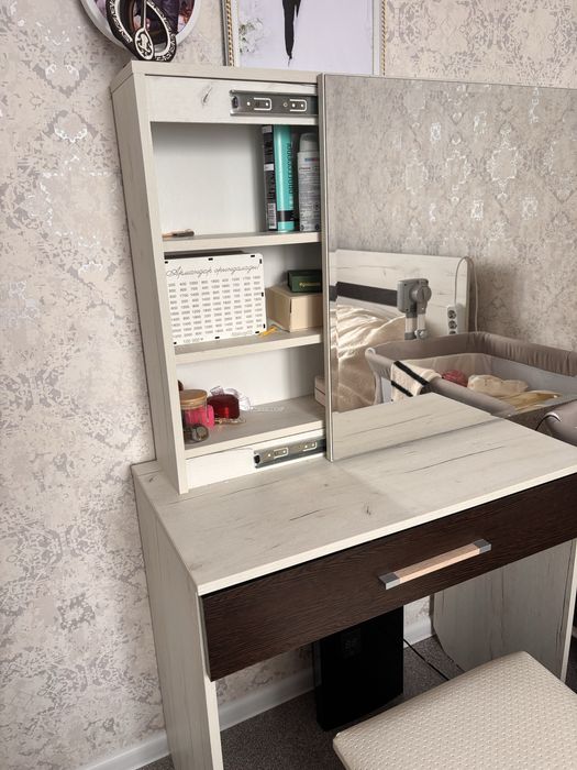 Продам спальный гарнитур