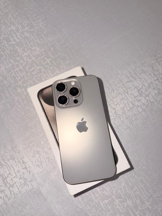 продам Айфон 15 про 256 гб