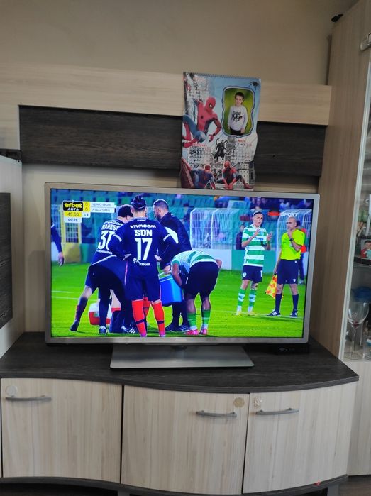 LED Телевизор PHILIPS 40 инча