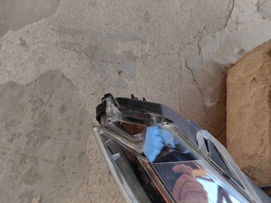 Фар Toyota Corolla Cross LED десен / Фар Тойота Корола Крос Оригинален