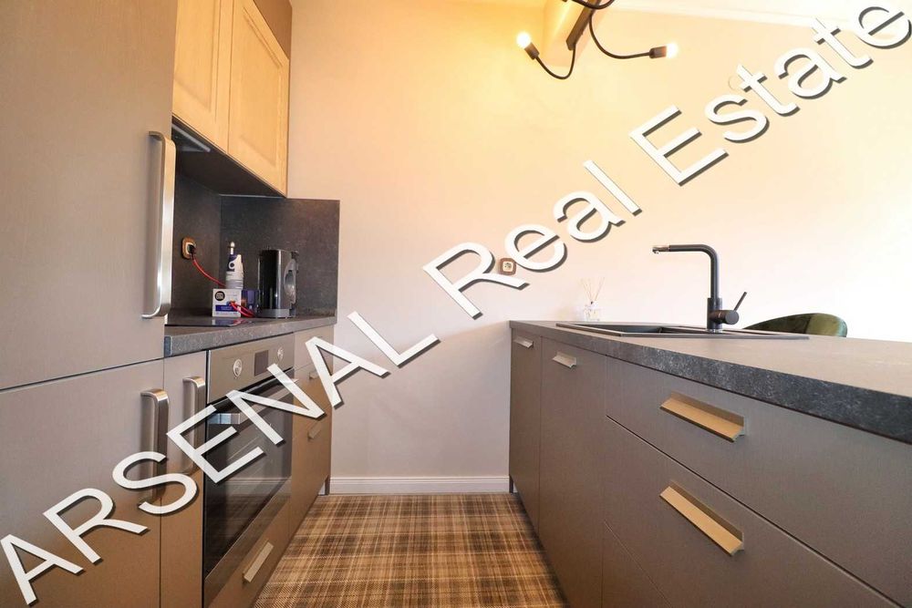 Дава се под наем Тристаен апартамент в София, Лозенец - 100 кв.м за 1100 € - Снимка #2