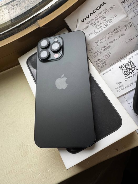 Продавам iPhone 15 pro max 256gb