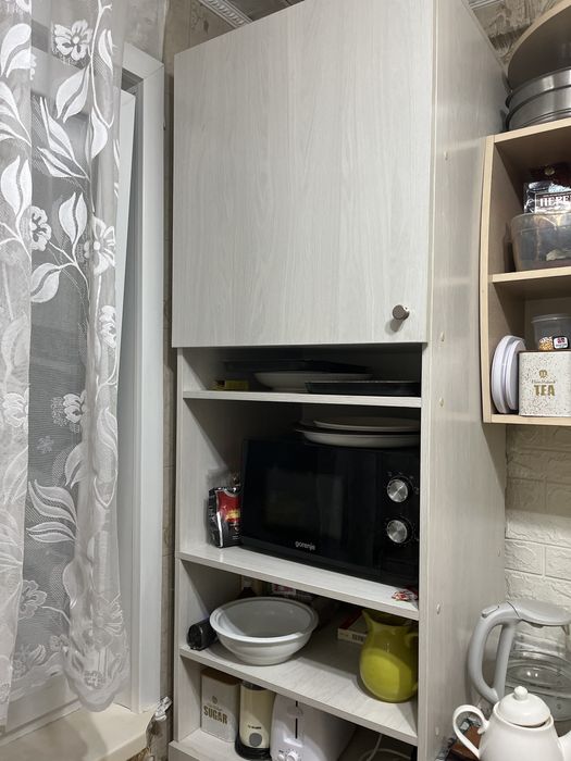 Пенал кухонный на ножках