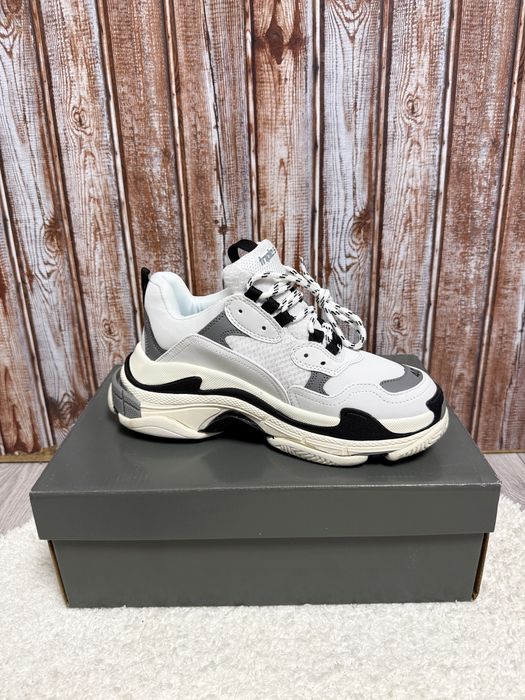 Balenciaga Triple S White Black