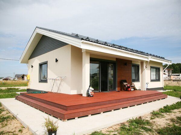 Vand case pe structura metalica din panouri sandwich termoizolante  6.5 x  10m