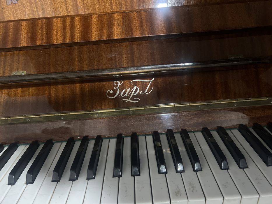 продаётся Пианино Заря