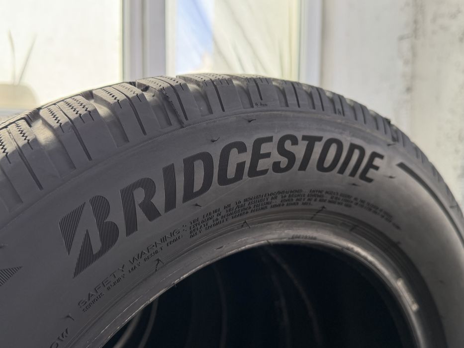215/60/16 Bridgestone 4Броя: 170€ 7мм