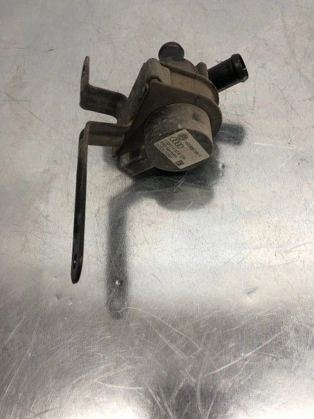 Pompa auxiliara recirculare apa Volkswagen Golf Plus MK6 2012 cod 1K0965561F
