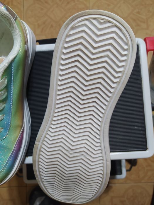 Дамски маратонки в преливащ цвят